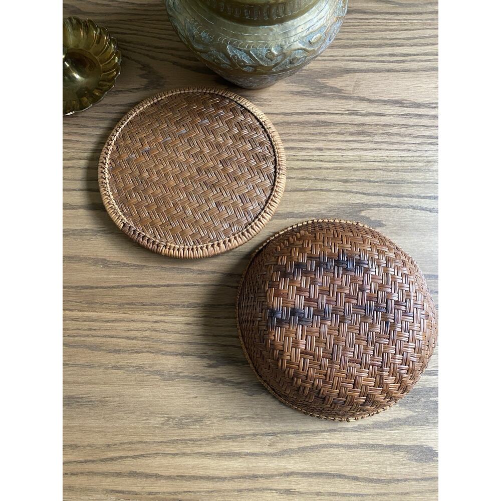 Vintage Woven Sewing Basket With Lid Round Vintage Basket - Picture 3 of 6